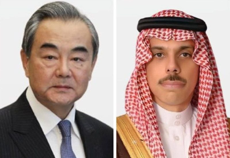 الأمير فيصل بن فرحان ونظيره الصيني وانغ يي