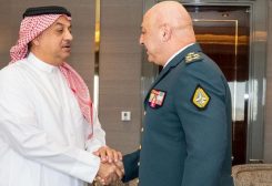 قائد الجيش جوزيف عون ووزير الدولة لشؤون الدفاع القطري خالد بن محمد العطية