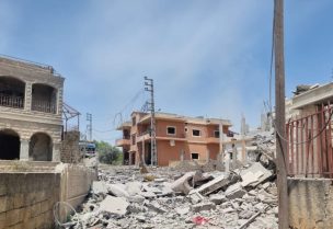 غارة إسرائيلية على على طيرحرفا في جنوب لبنان