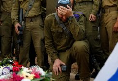 من جنازة جندي إسرائيلي قتل في معارك غزة
