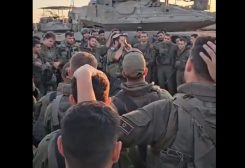 جنود إسرائيليون يؤدون صلوات تلمودية قبل دخول رفح