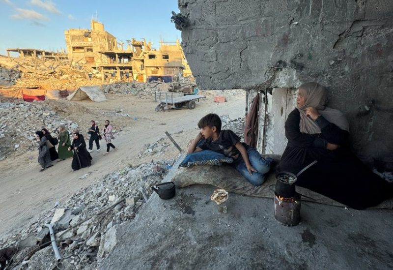 من مشاهد الدمار في غزة - رويترز