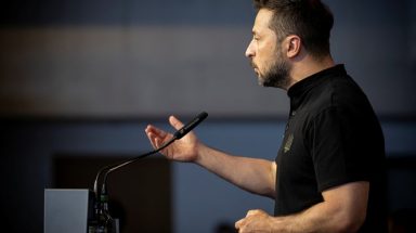 الرئيس الأوكراني فولوديمير زيلينسكي