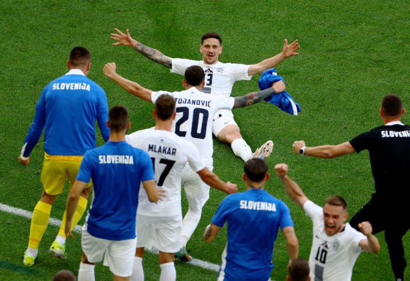 لاعبو منتخب سلوفينيا