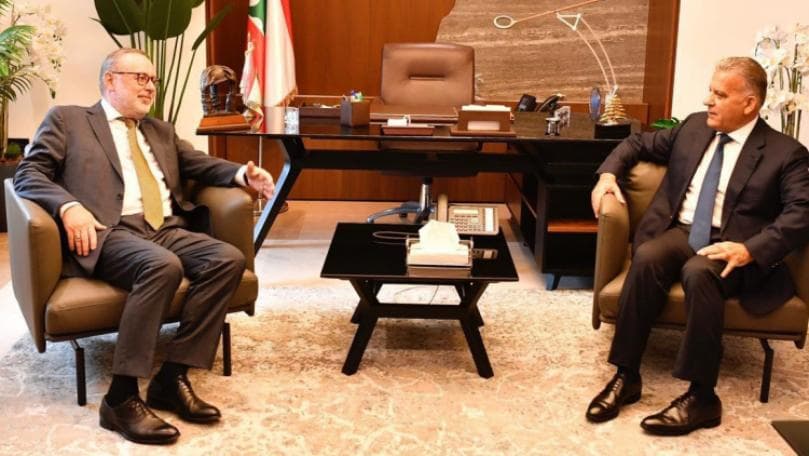 اللواء عباس إبراهيم في مكتبه في بيروت مع سفير النروج مارتين ياتفيك