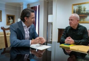 وزير الدفاع الإسرائيلي يوآف غالانت والمبعوث الأمريكي عاموس هوكشتاين