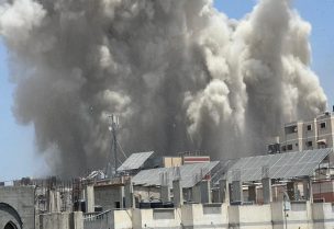 عشرات الطائرات الإسرائيلية تقصف مراكز النزوح في مخيم النصيرات