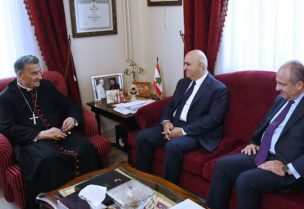 البطريرك الراعي والنائبان شوقي الدكاش وبيار أبو عاصي