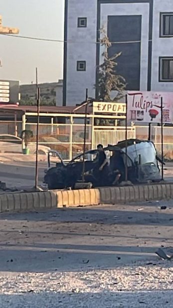 السيارة المسنهدفة بمسيرة إسرائيلية في بلدة شعت اللبنانية