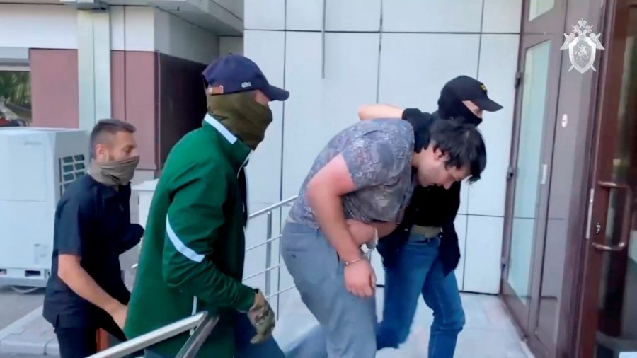 رجل روسي يعترف في مقطع فيديو بهجوم موسكو بسيارة مفخخة على ضابط عسكري بناء على طلب أوكرانيا - رويترز