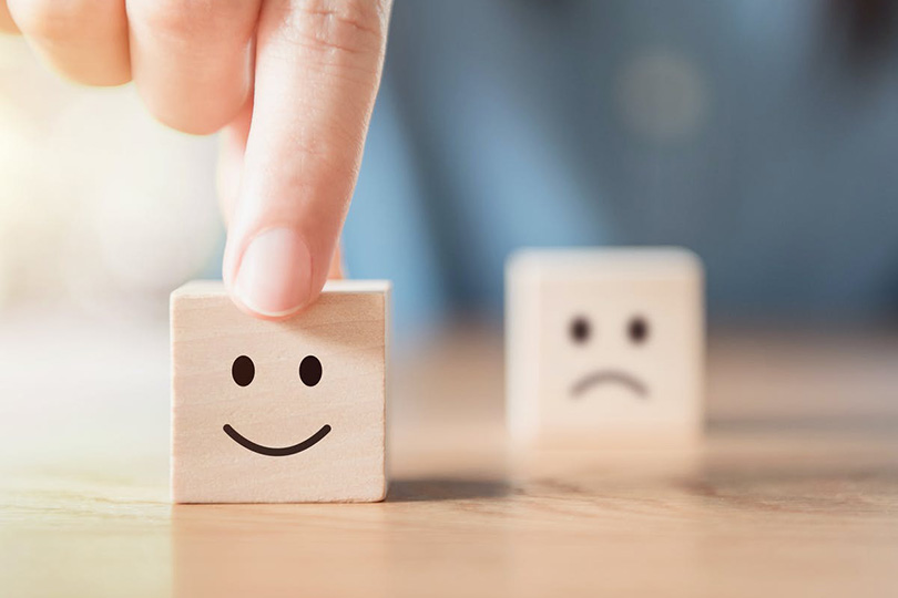 مفارقة السعادة.. هل السعي وراءها يجعلنا أكثر تعاسة؟