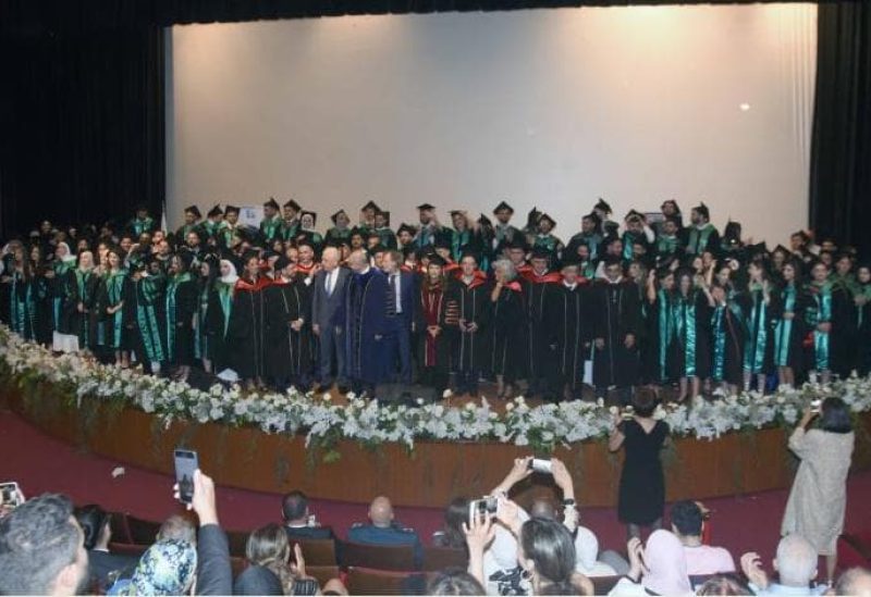 صورة من حفل التخرج