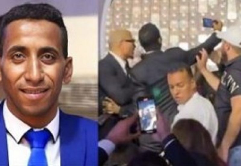 الشاب قبل تلقيه الصفعة من عمرو دياب ومغادرته المسرح