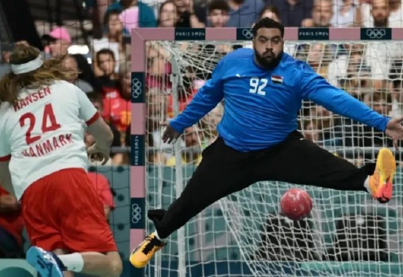 محمد علي خلال مشاركته مع منتخب مصر لكرة اليد في أولمبياد باريس الحالي