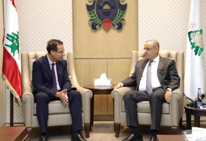 المدير العام للأمن العام بالإنابة اللواء الياس البيسري والقنصل العام الجديد للسفارة الفرنسية في لبنان