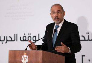 وزير الخارجية الأردني أيمن الصفدي خلال مؤتمر صحفي في عمان - رويترز