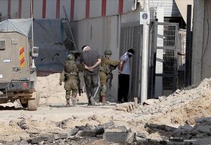 جيش الاحتلال يعتقل 35 فلسطينياً بالضفة