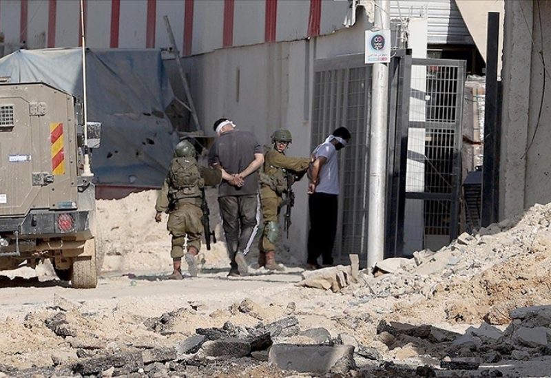 جيش الاحتلال يعتقل 35 فلسطينياً بالضفة