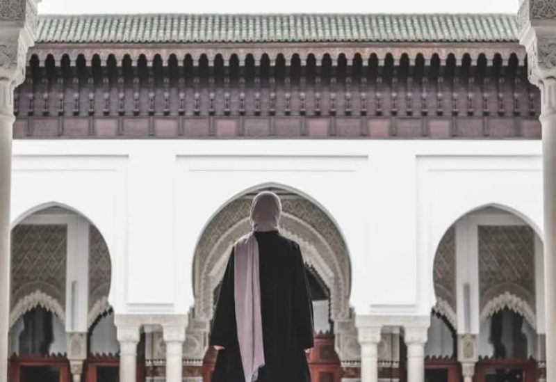 طاجيكستان تشدد القيود على اللحى والحجاب - تعبيرية