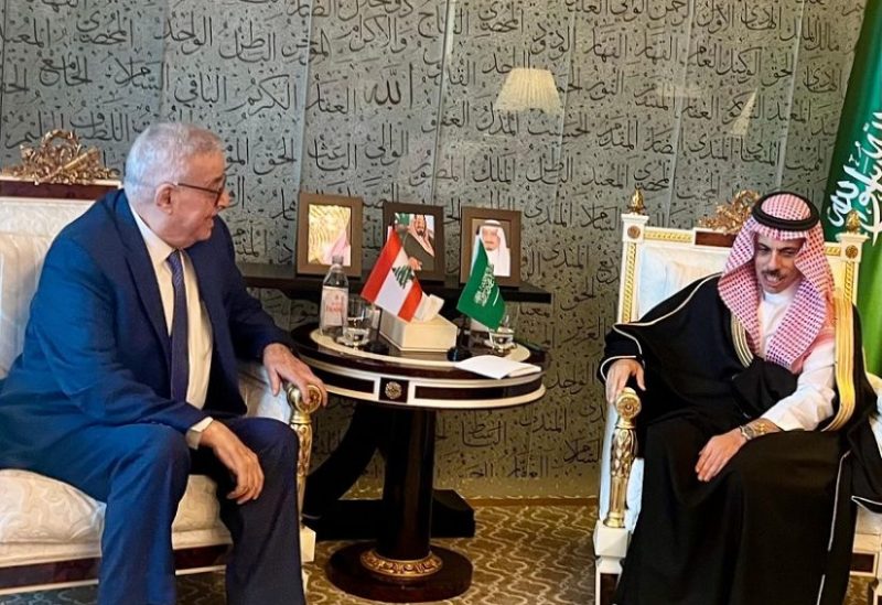 وزير الخارجية والمغتربين عبدالله بوحبيب بوزير خارجية المملكة العربية السعودية الأمير فيصل بن فرحان آل سعود