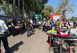 مقتل عشرات الأشخاص في عملية دهس بشاحنة شمالي تل أبيب