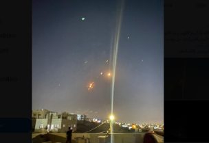 الصواريخ الإيرانية في السماء