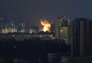 اندلاع حرائق في كييف بعد هجوم بمسيرات