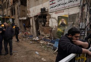 آثار غارة إسرائيلية على منطقة زقاق البلاط في بيروت، 19 نوفمبر/تشرين الثاني 2024. رويترز