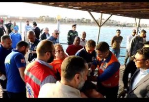 انتشال 3 جثث من مركب سياحي غرق قبالة الساحل في البحر الأحمر (مواقع التواصل)