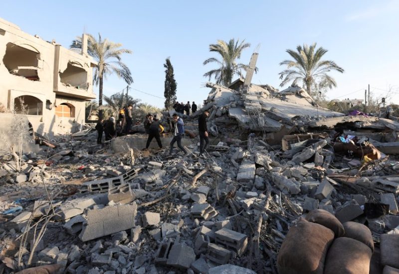 آثار غارة إسرائيلية على منزل في دير البلح وسط قطاع غزة، 22 ديسمبر/كانون الأول 2024. رويترز