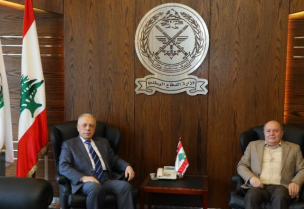 وزير الدفاع الوطني في حكومة تصريف الاعمال موريس سليم و رئيس الاتحاد العمالي العام بشارة الأسمر