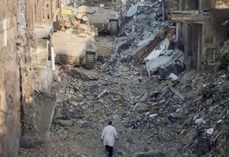 آخر صورة للدكتور حسام أبو صفية قبل اعتقاله من قبل جيش الاحتلال الإسرائيلي (مواقع التواصل)