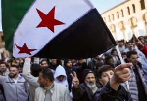 المسجد الأموي وسط العاصمة دمشق في أول جمعة بعد سقوط الأسد - رويترز