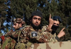 عناصر من هيئة تحرير الشام - رويترز