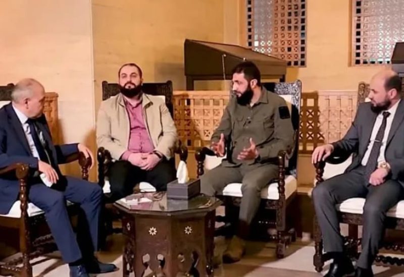 اجتماع أحمد الشرع (المنتصف) مع الجلالي (يسار) والبشير (يمين) - مواقع التواصل
