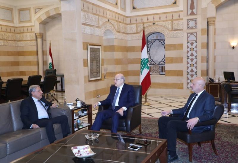 رئيس الحكومة نجيب ميقاتي مع وزيري الداخلية والبلديات القاضي بسام مولوي والعدل هنري خوري