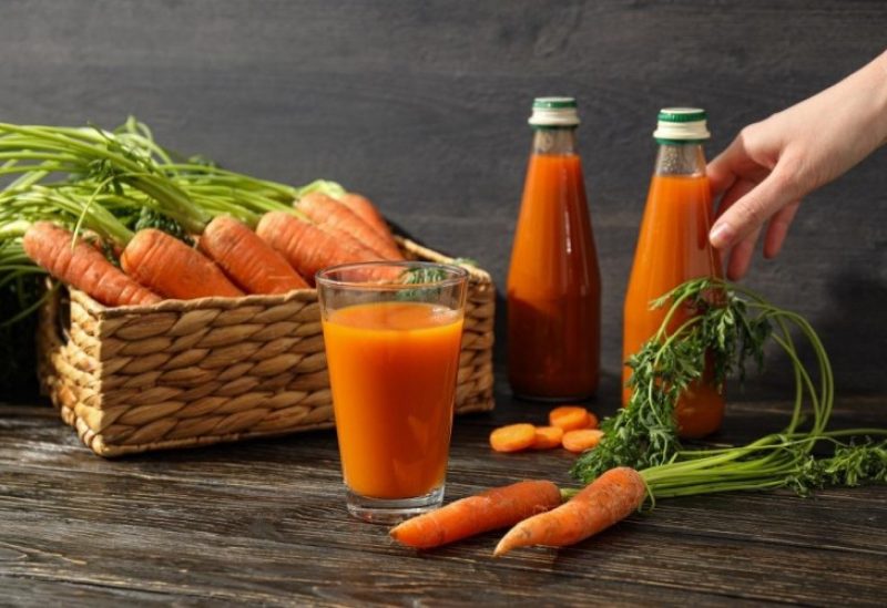 طب وصحة – كيف يدعم عصير الجزر والبرتقال المناعة وصحة العظام