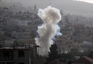 دخان يتصاعد فوق مخيم جنين جراء عمليات عسكرية