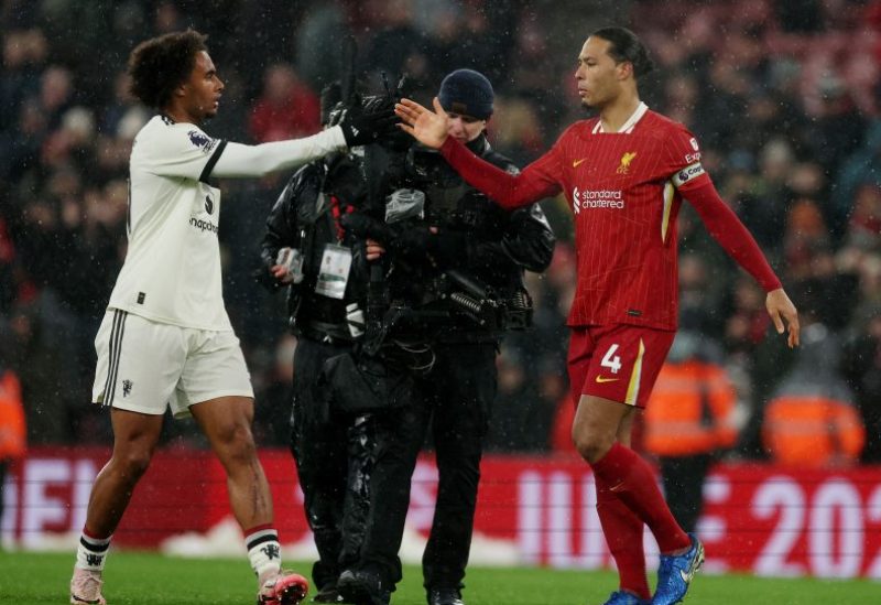 الدوري الإنجليزي الممتاز - ليفربول ضد مانشستر يونايتد (رويترز)