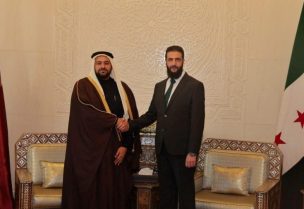 اللقاء الذي جمع وزير الدولة القطري محمد بن عبد العزيز الخليفي مع القائد العام للادارة السورية الجديدة أحمد الشرع في دمشق، سوريا، 23 ديسمبر 2024