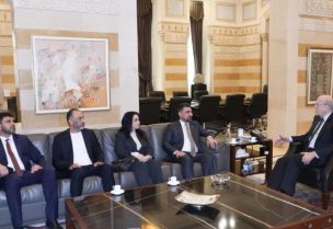 استقبل رئيس حكومة تصريف الأعمال نجيب ميقاتي وفد عراقي وبحث معه المساعدات الإنسانية