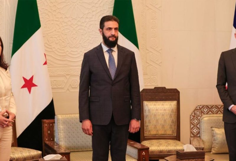 وزير الخارجية الفرنسي جان نويل بارو، ونظيرته الألمانية أنالينا بيربوك، والقائد أحمد الشرع