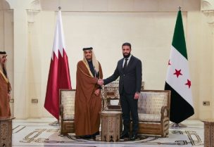 رئيس الوزراء وزير الخارجية القطري الشيخ محمد بن عبد الرحمن آل ثاني و القائد العام للادارة السورية الجديدة أحمد الشرع