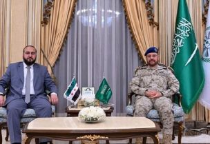 وزير الدفاع بالإدارة السورية الجديدة مرهف أبو قصرة رئيس ‎هيئة الأركان العامة السعودي فياض الرويلي - وكالة سانا