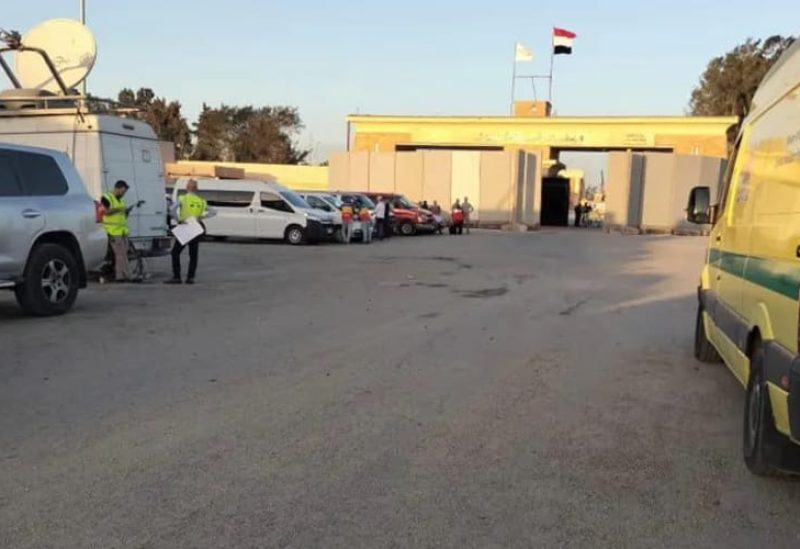 70 أسيرا محررا مبعدا دخلوا مصر عبر معبر رفح (الجزيرة)