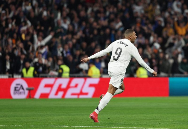 - الدوري الإسباني - ريال مدريد ضد أتلتيكو مدريد - سانتياغو برنابيو، مدريد، إسبانيا - 8 فبراير 2025 يحتفل كيليان مبابي لاعب ريال مدريد بتسجيله هدفه الأول. رويترز