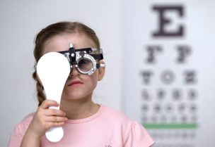 علاج الأطفال من قصر النظر