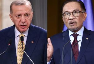 رئيس الوزراء الماليزي أنور إبراهيم (يمين) وأردوغان