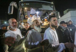 صفقة تبادل الرهائن والأسرى بين حماس وإسرائيل. رويترز
