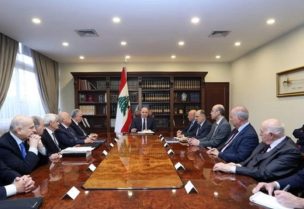 رئيس الجمهورية العماد جوزاف عون خلال ترؤسه اجتماعًا للجنة الاستشارية الدستورية والقانونية